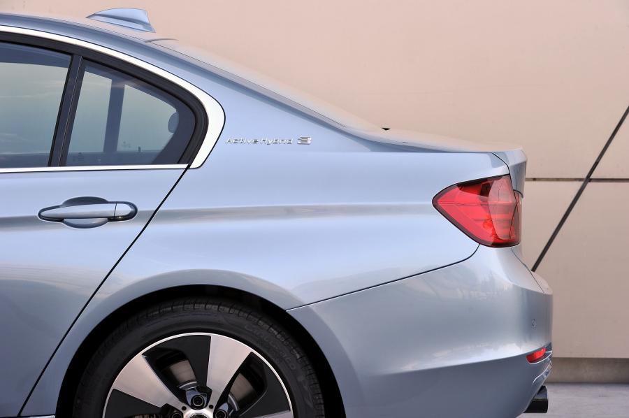  BMW ActiveHybrid 3 2012 года  (фото 45 из 102)